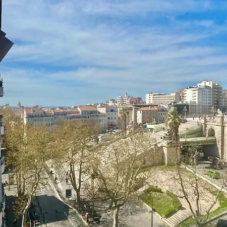 Devant La Gare Saint-charles Marseille